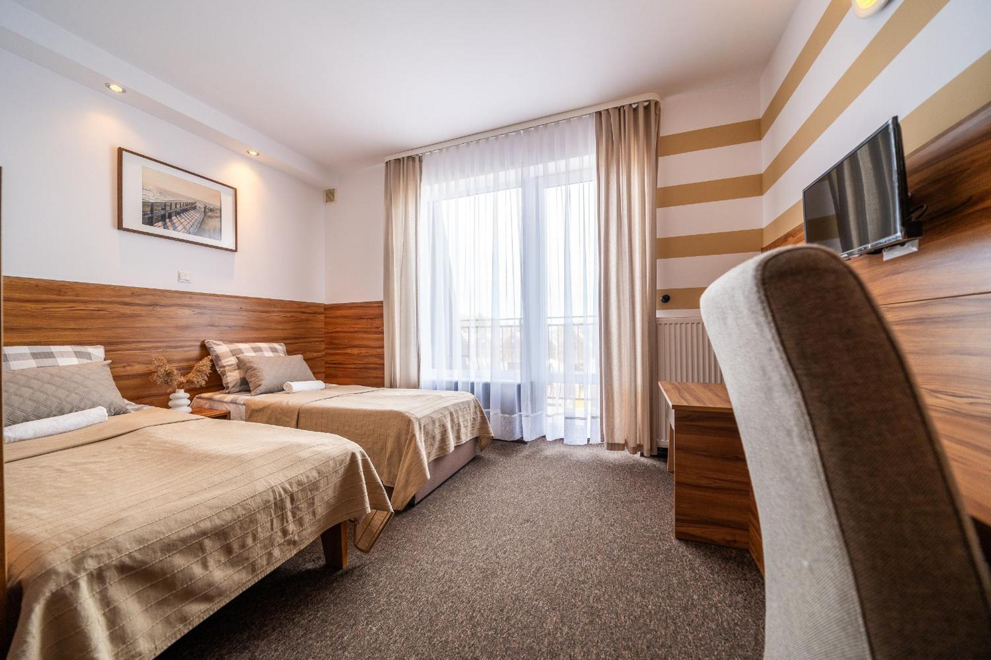 Max Apartamenty - Pokoje - Domki - Restauracja - Basen Мельно Экстерьер фото