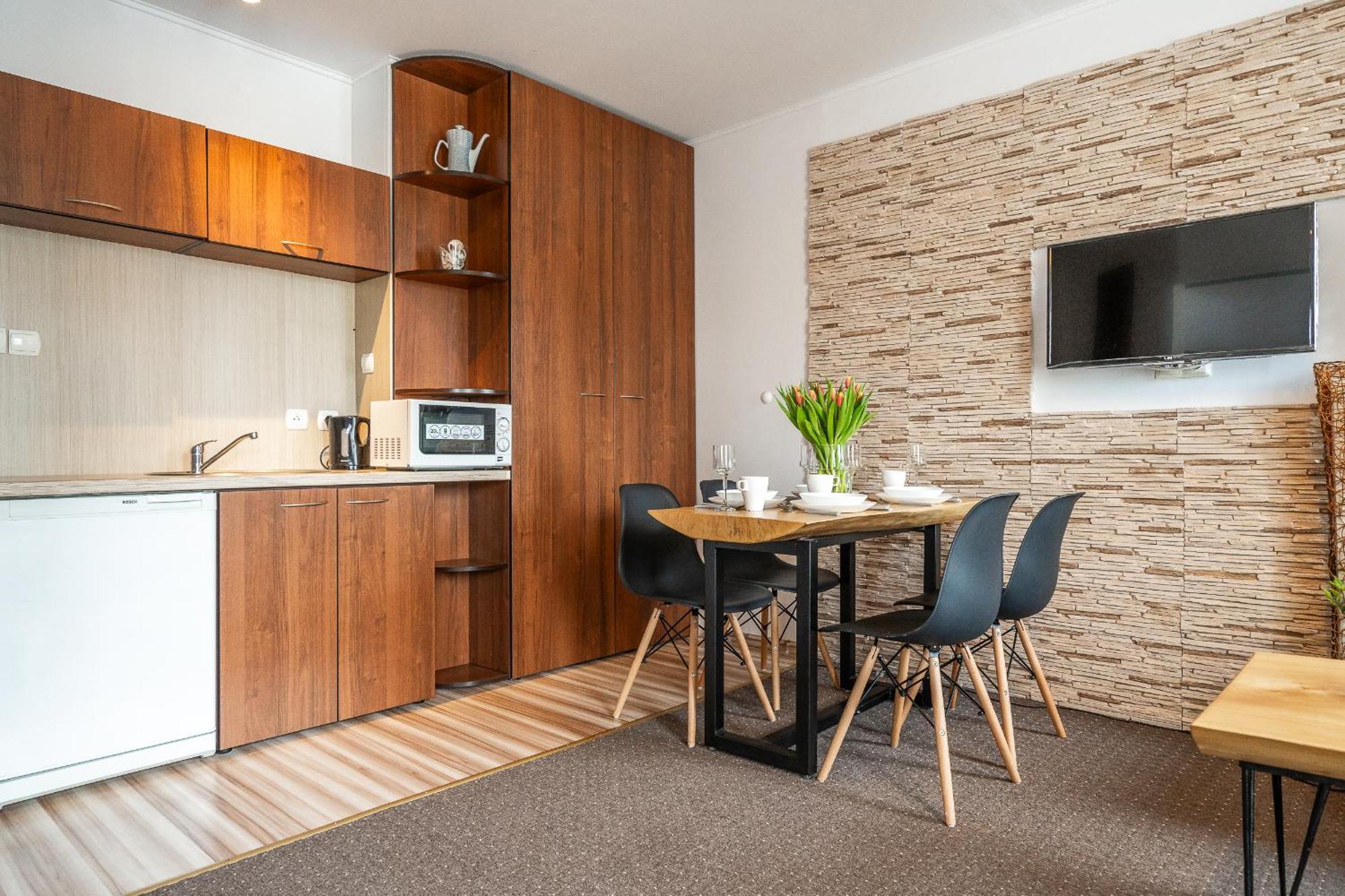 Max Apartamenty - Pokoje - Domki - Restauracja - Basen Мельно Экстерьер фото