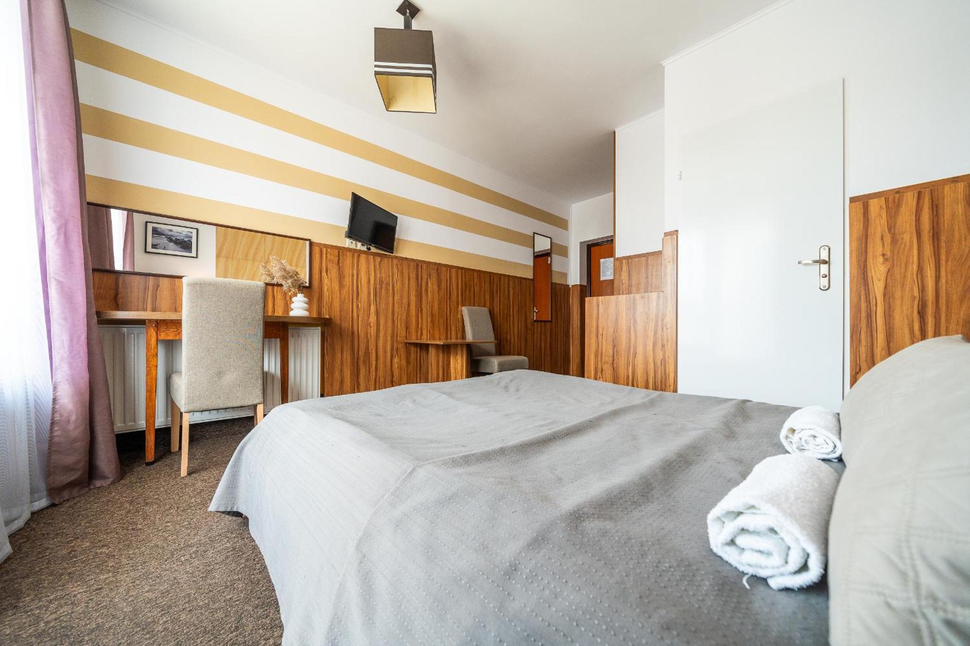 Max Apartamenty - Pokoje - Domki - Restauracja - Basen Мельно Экстерьер фото