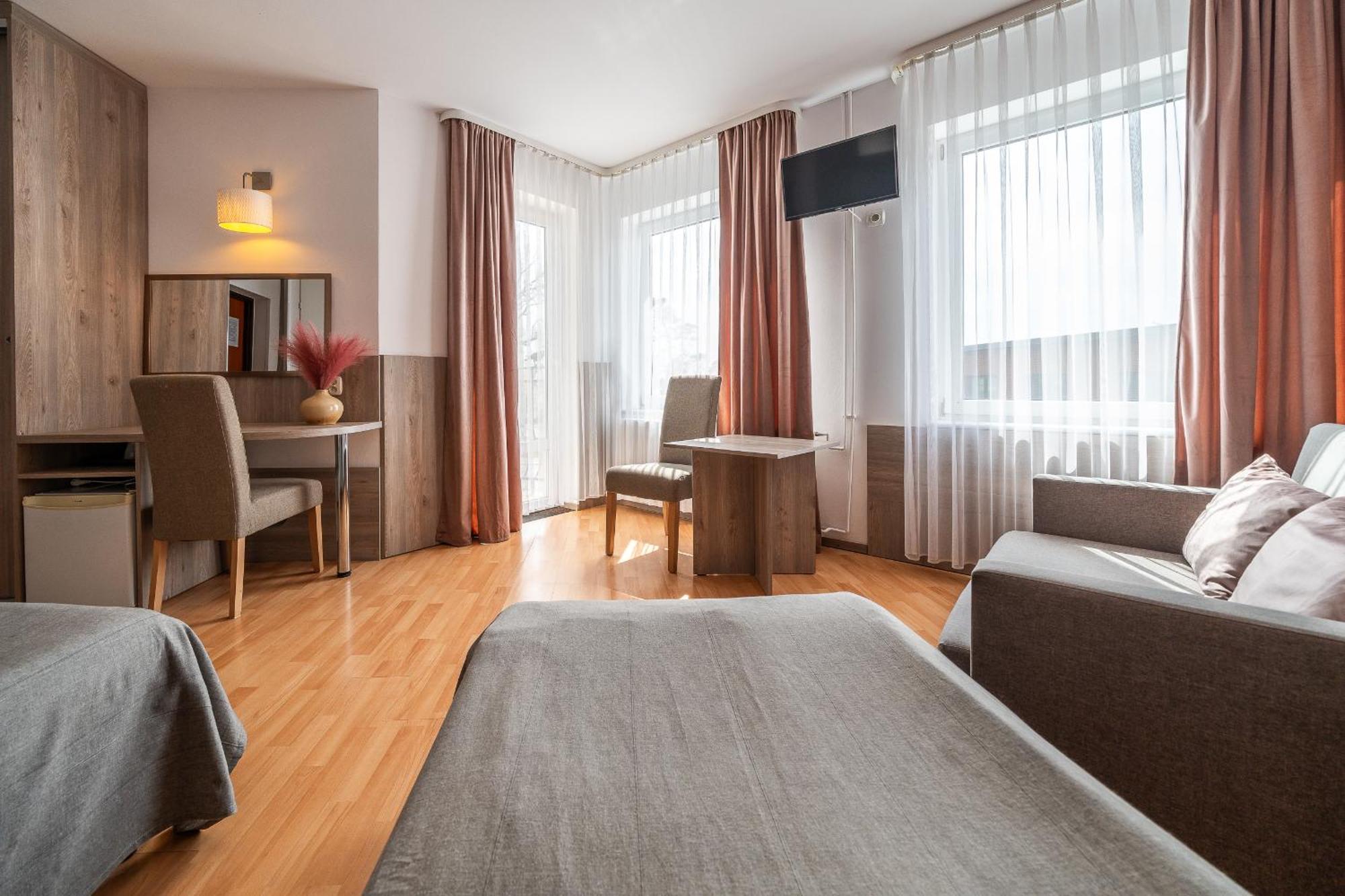 Max Apartamenty - Pokoje - Domki - Restauracja - Basen Мельно Экстерьер фото