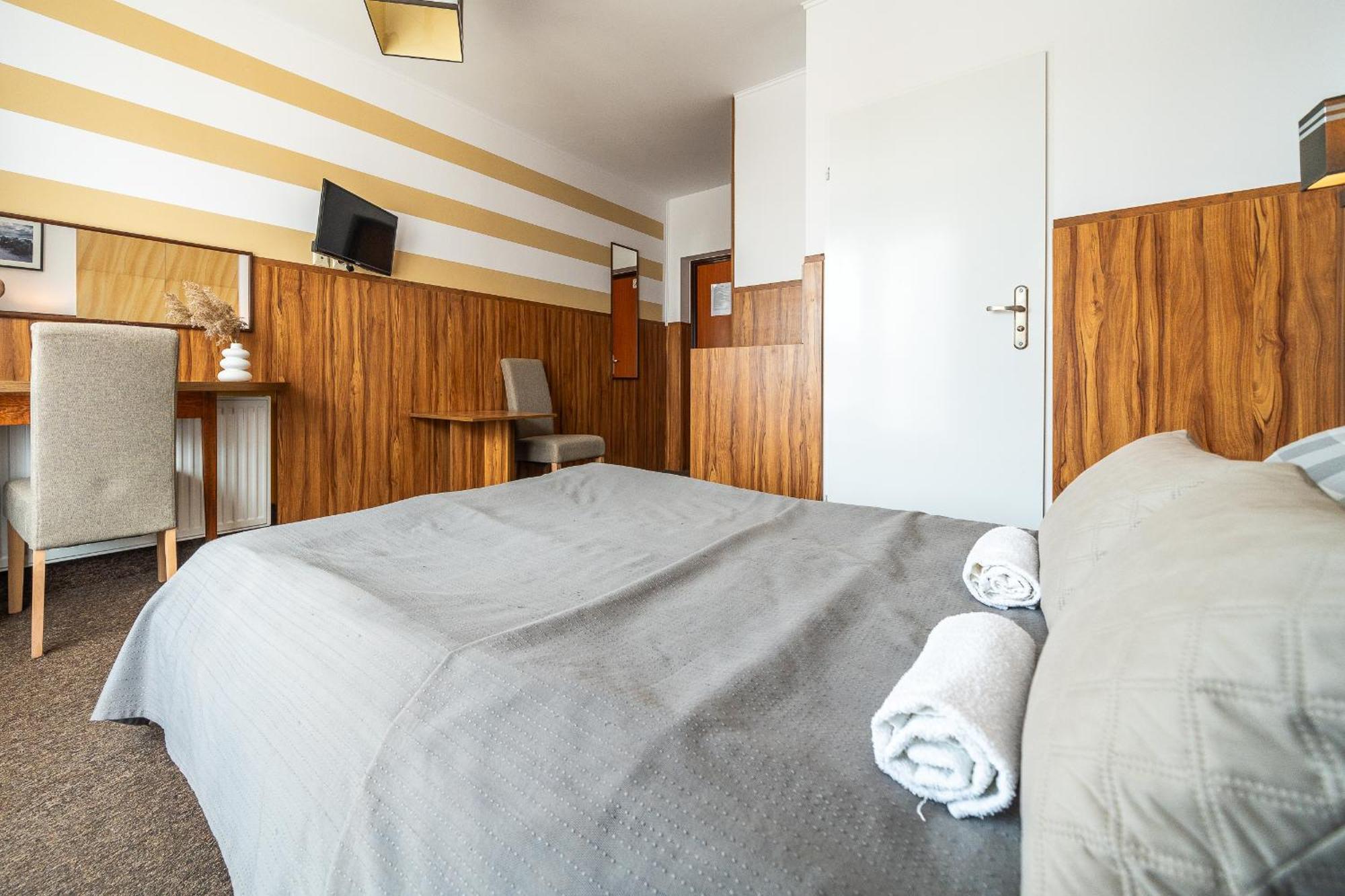 Max Apartamenty - Pokoje - Domki - Restauracja - Basen Мельно Экстерьер фото