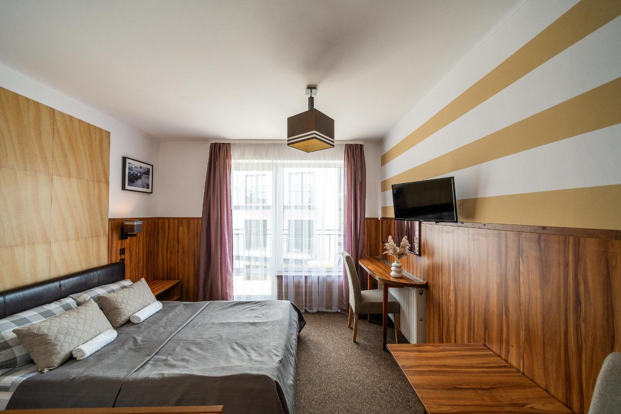 Max Apartamenty - Pokoje - Domki - Restauracja - Basen Мельно Экстерьер фото