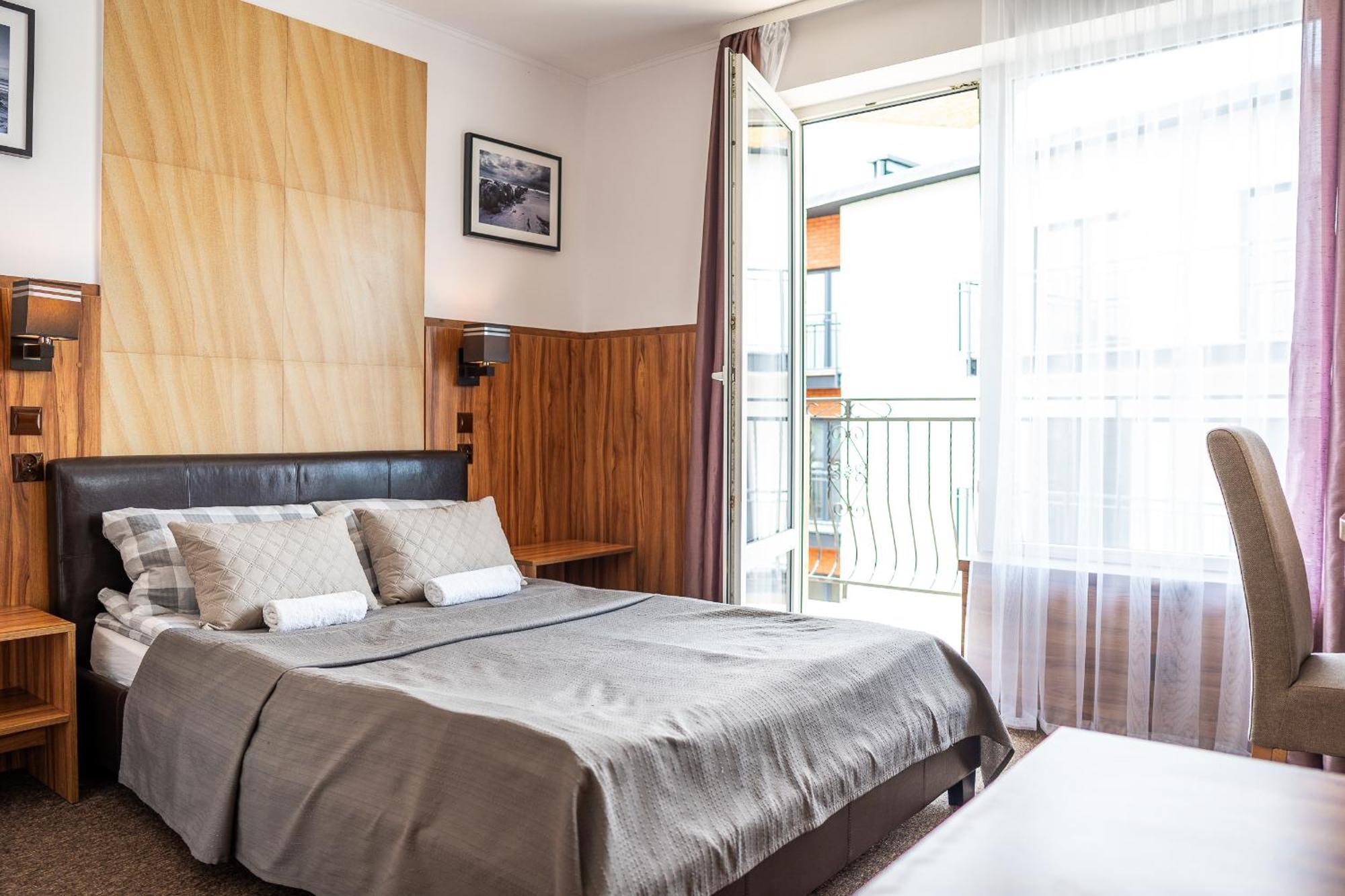 Max Apartamenty - Pokoje - Domki - Restauracja - Basen Мельно Экстерьер фото