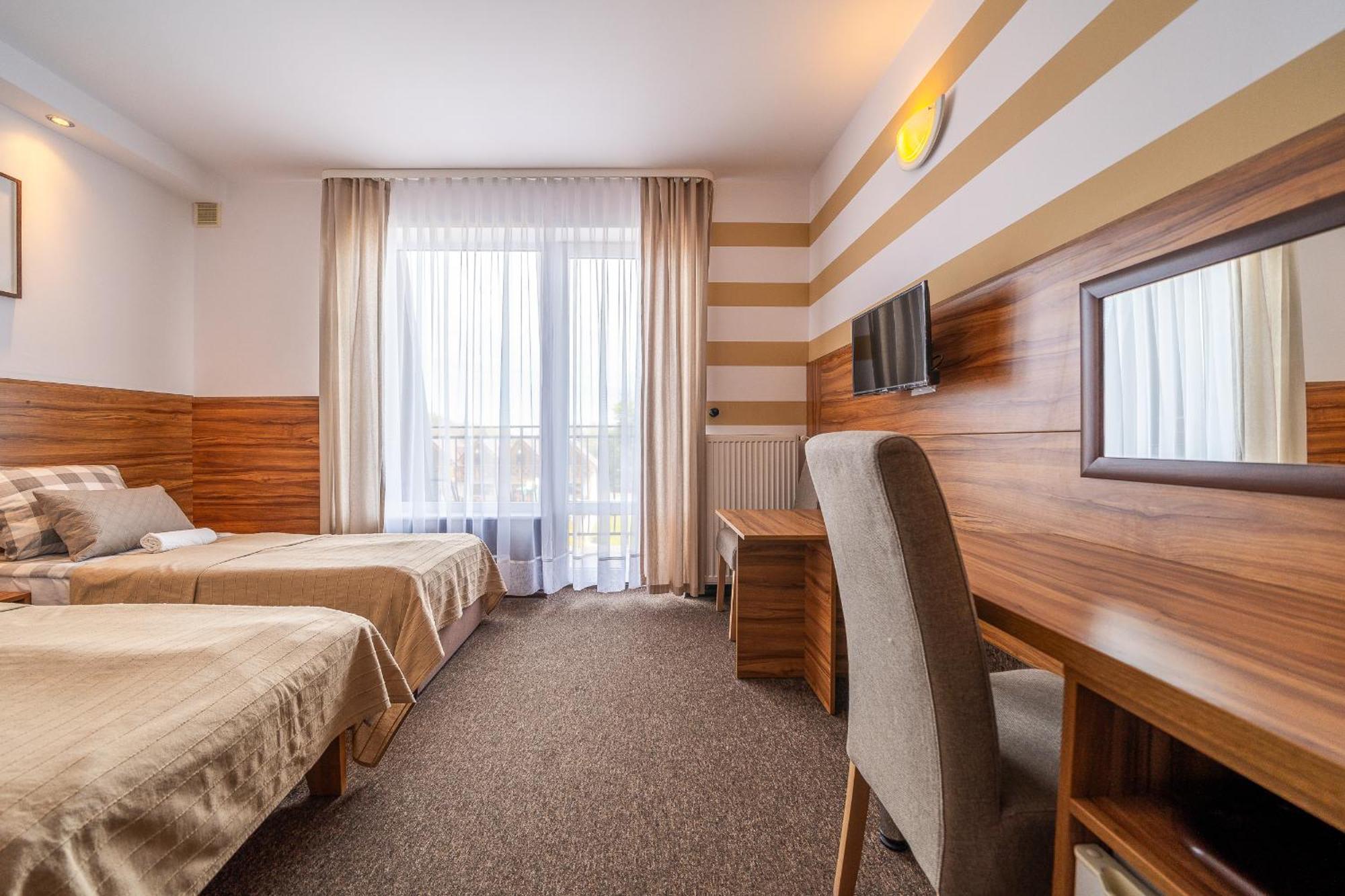 Max Apartamenty - Pokoje - Domki - Restauracja - Basen Мельно Экстерьер фото